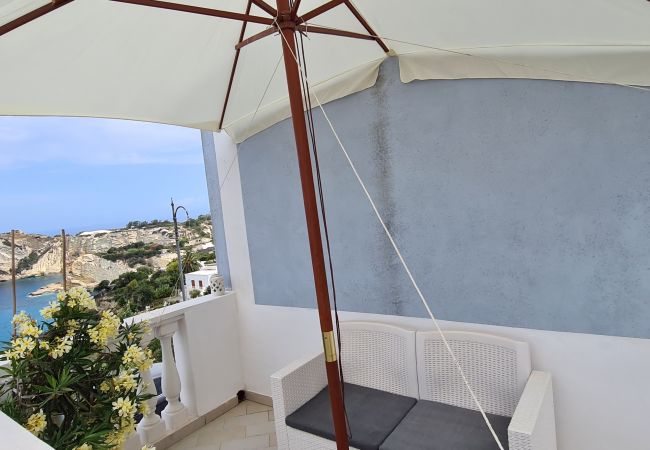 Rent by room in Ponza - b&b Casa d'aMare  - matrimoniale con terrazzo vist