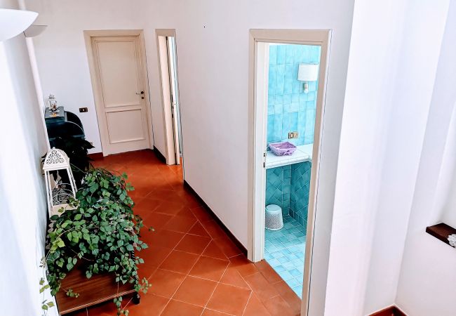 Rent by room in Ponza - La Maison Fiorita camere